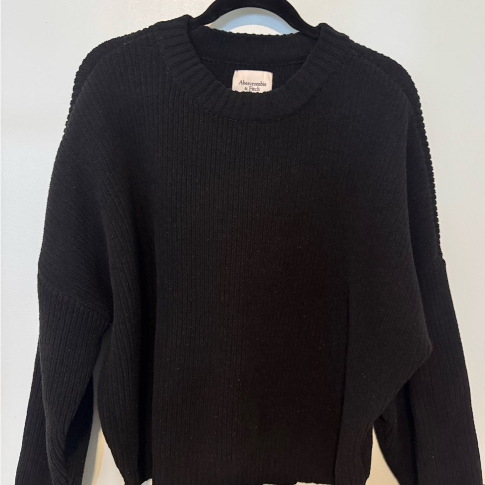 Abercrombie & Fitch Women's Classic Black Crew Neck Sweater